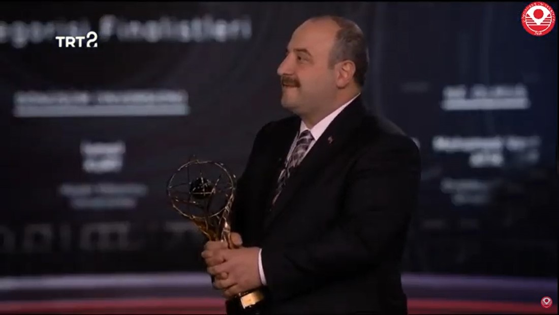 “Dönüşüm”e, “TRT Geleceğin İletişimcileri” Ödülleri Verildi