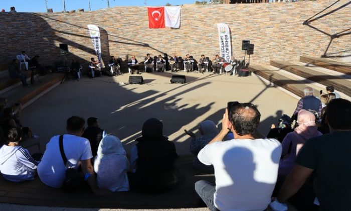 TARİHİN SIFIR NOKTASI” GÖBEKLİTEPE’DE URFA TÜRKÜLERİ YANKILANDI