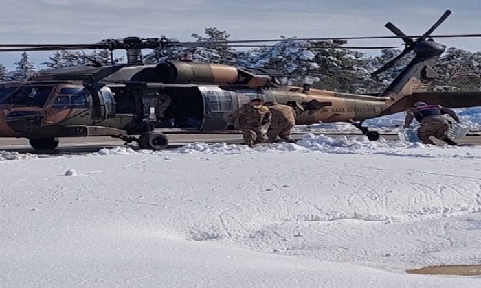 Adana-Gaziantep Otoyolunda Mahsur Kalan Vatandaşlarımızın Sıhhi Tahliyesi için 2 Adet Helikopter ve Yolun Açılması için 2 Adet Çekici Görevlendirildi