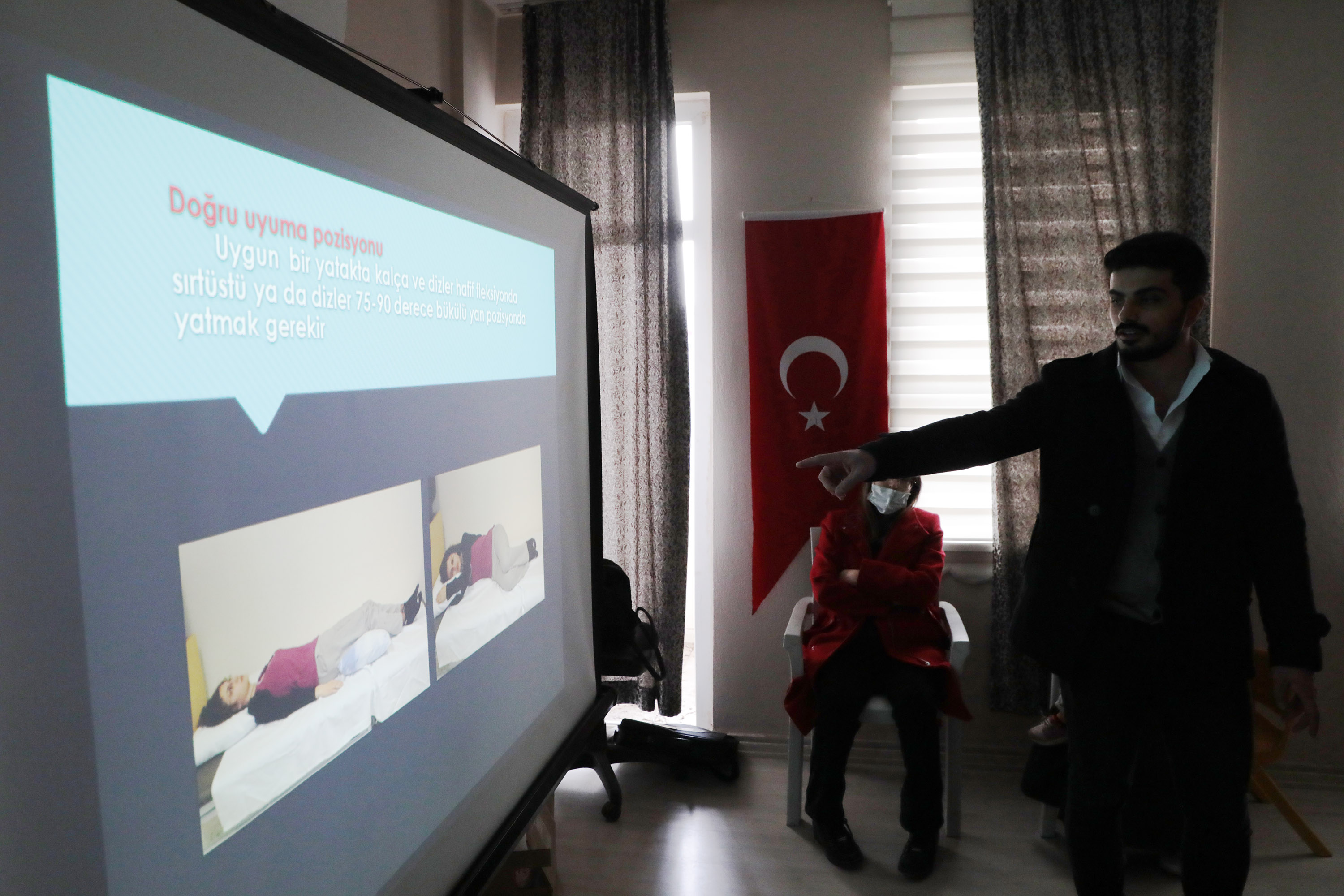 HALİLİYE’DE KADINLARA YÖNELİK SAĞLIK SEMİNERİ VERİLDİ