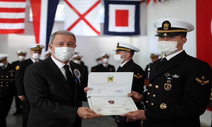 Millî Savunma Bakanı Hulusi Akar, SAT ve SAS Özel İhtisas Kursları Diploma Töreni’ne Katıldı