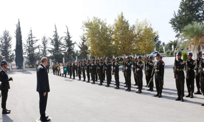 Cumhurbaşkanı Ersin Tatar, KTBK ve GKK komutanlarını ziyaret etti