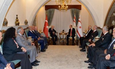 Cumhurbaşkanı Ersin Tatar, Emekli Tümgeneral Cumhur Evcil başkanlığındaki 20 Temmuz Kıbrıs Zaferi Kutlama Dayanışma ve Kültür Derneği heyetini kabul etti