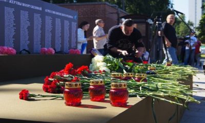 Moskova’da, MGER ve Gönüllü Şirket’ten 1,5 binden fazla aktivist, Donbass’taki savaşın çocuk kurbanlarının anısına saygı duruşunda bulundu