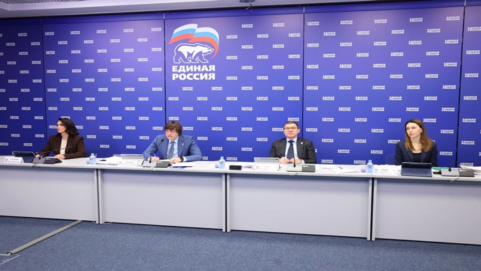 Vladimir Yakushev: Birleşik Rusya ve Eğitim Bakanlığı projesine göre 2025 yılında yaklaşık 1,5 bin eğitim tesisi yenilenecek