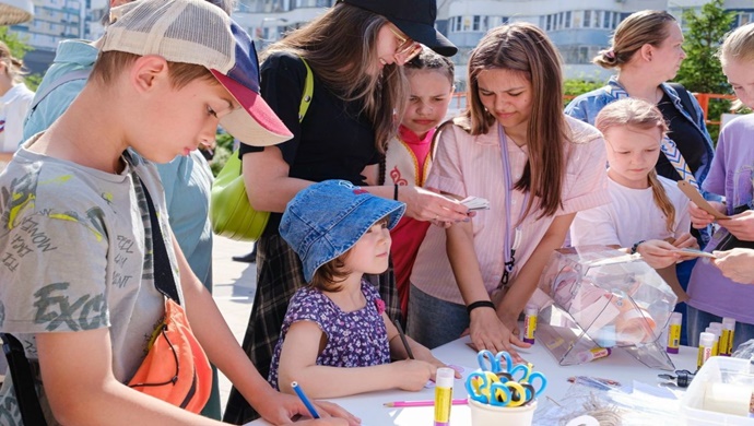Birleşik Rusya, Kazan sakinlerini komşuluk ilişkileri festivali için bir araya getirdi
