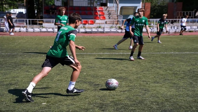 Birleşik Rusya’nın desteğiyle Rostov Oblastı’ndaki Bataysk şehrinde bir futbol turnuvası düzenlendi